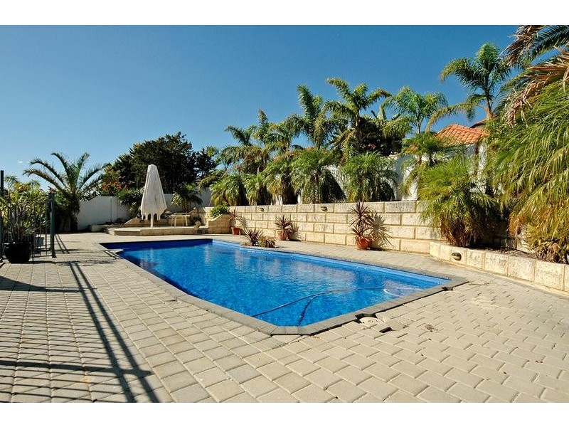 38 Kinsale Drive, Mindarie WA 6030