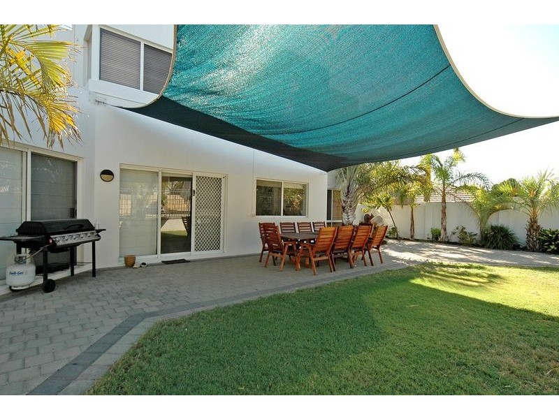 38 Kinsale Drive, Mindarie WA 6030