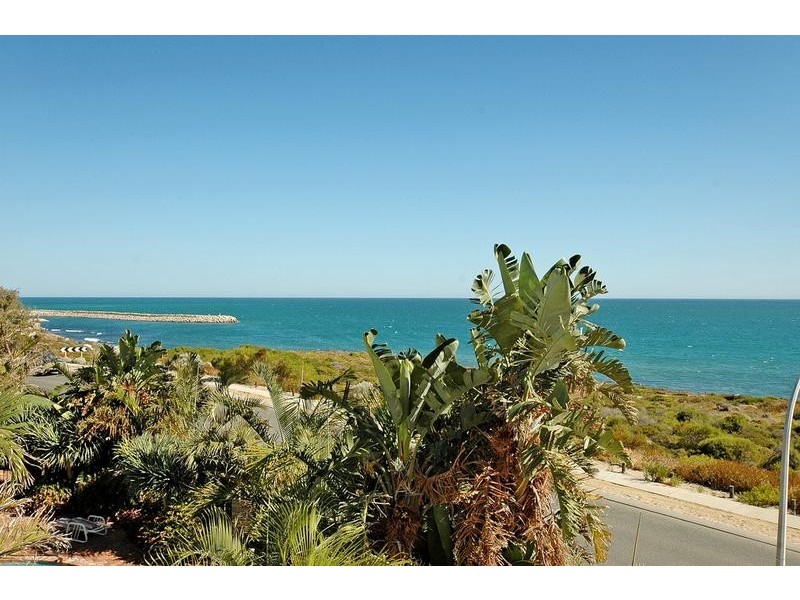 38 Kinsale Drive, Mindarie WA 6030