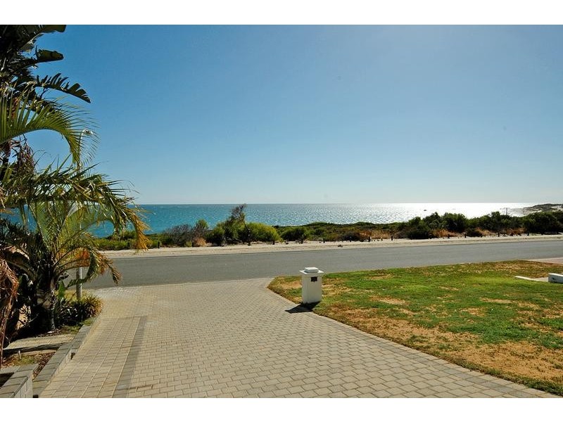38 Kinsale Drive, Mindarie WA 6030