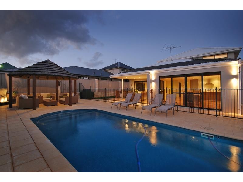 7 Brigantine Drive, Jindalee WA 6036