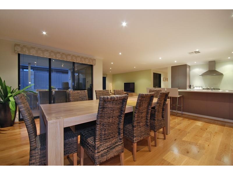 7 Brigantine Drive, Jindalee WA 6036
