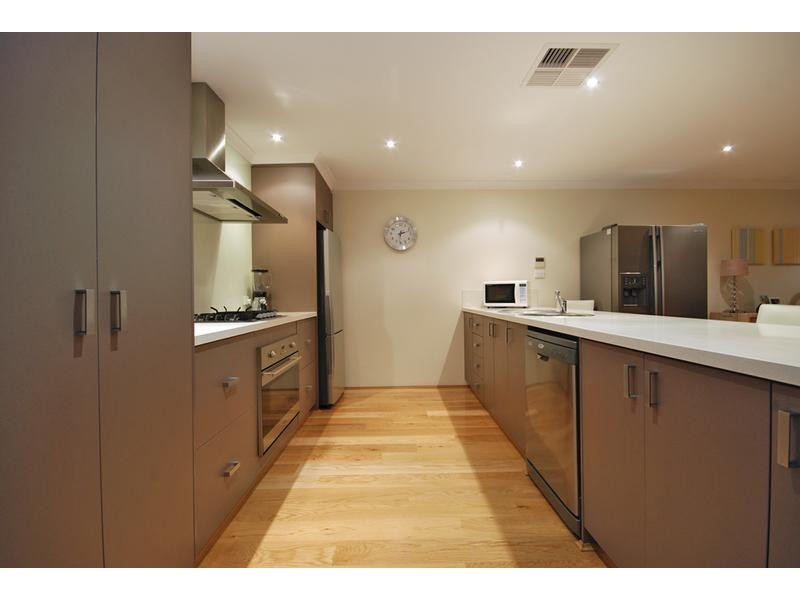 7 Brigantine Drive, Jindalee WA 6036