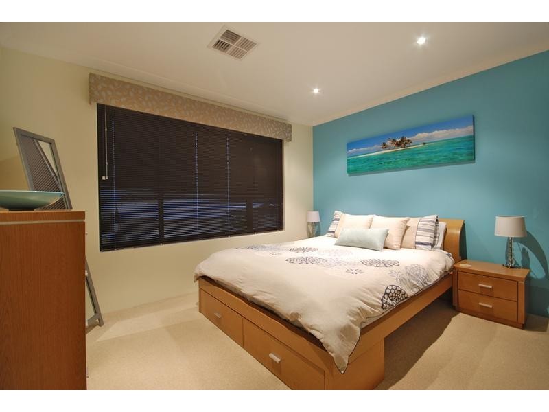 7 Brigantine Drive, Jindalee WA 6036