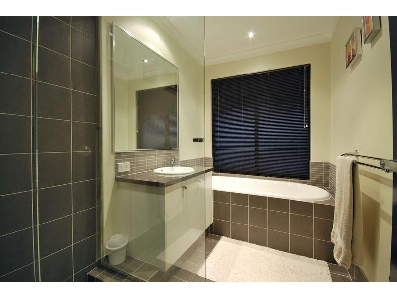7 Brigantine Drive, Jindalee WA 6036