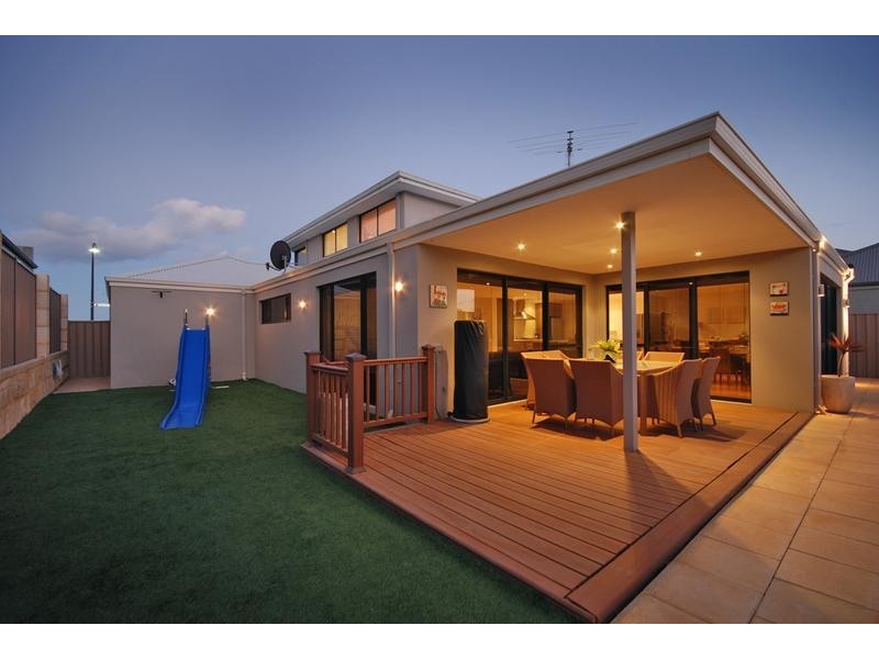 7 Brigantine Drive, Jindalee WA 6036