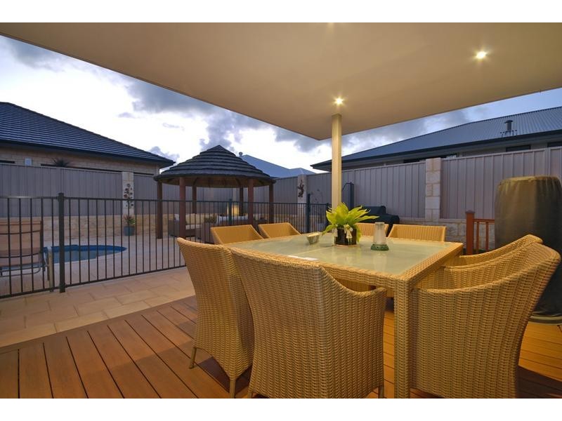 7 Brigantine Drive, Jindalee WA 6036