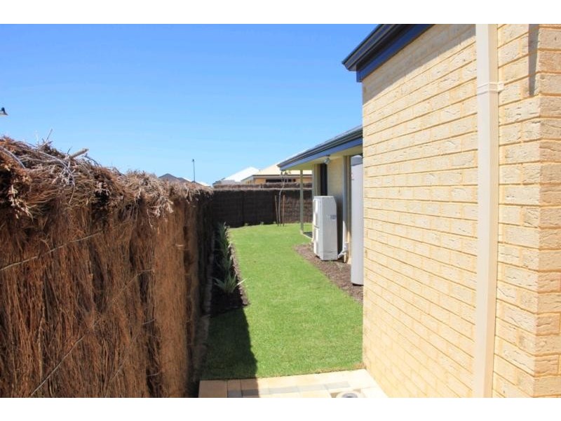39 Helmsdale Loop, Butler WA 6036