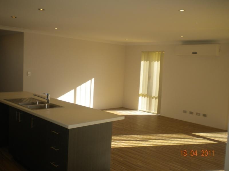 8 Verwood Green, Butler WA 6036