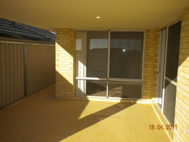 8 Verwood Green, Butler WA 6036