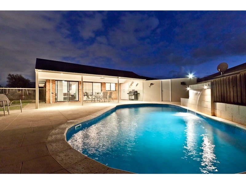 4 Presto Close, Quinns Rocks WA 6030