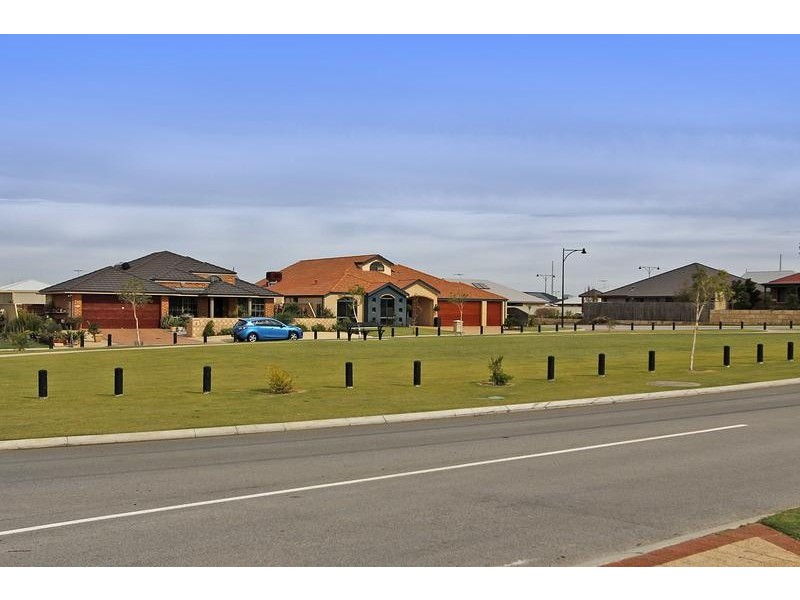 15 Haslingfield Way, Butler WA 6036