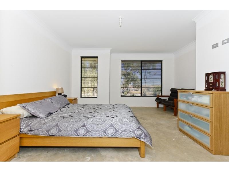 14 Eastwall Parkway, Butler WA 6036