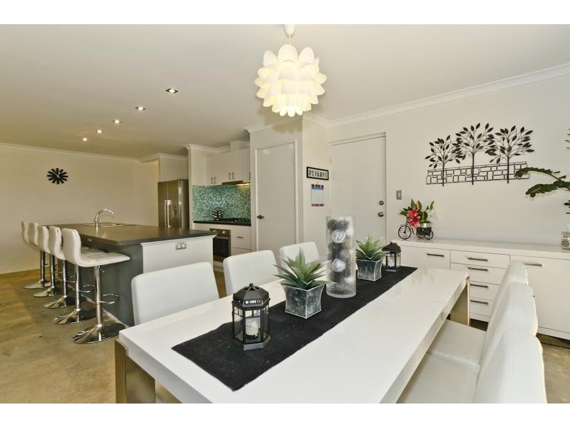 14 Eastwall Parkway, Butler WA 6036