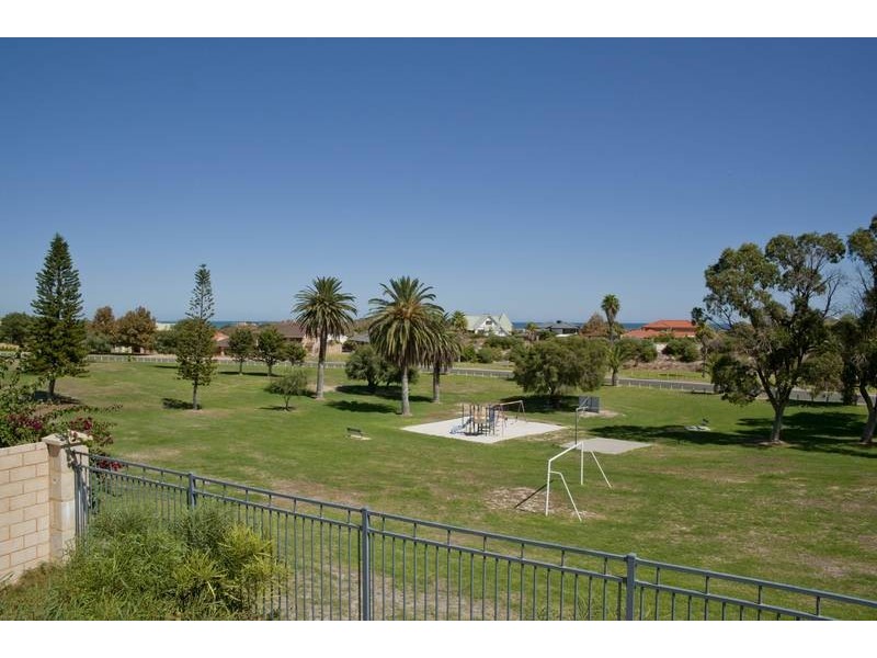 24 Waverton Court, Kallaroo WA 6025