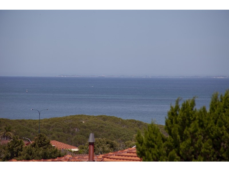 10 Southern Cross Circle, Ocean Reef WA 6027