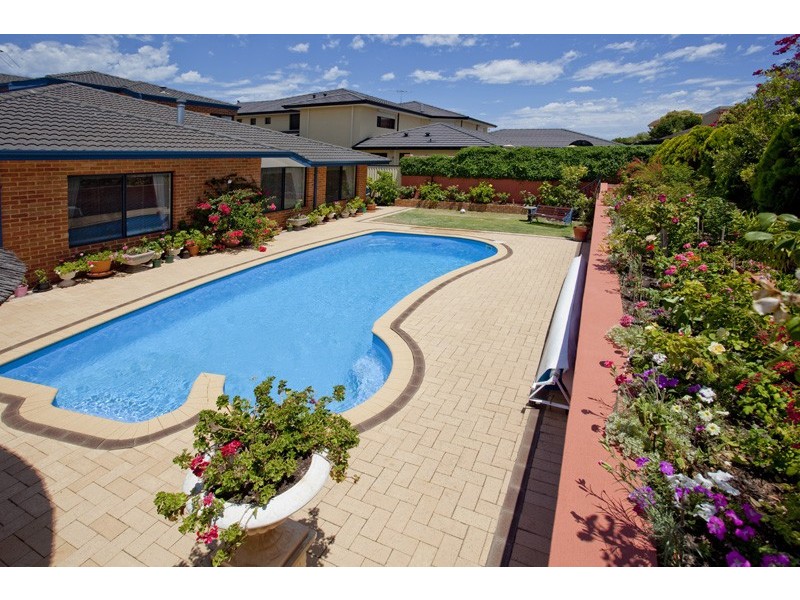 10 Southern Cross Circle, Ocean Reef WA 6027