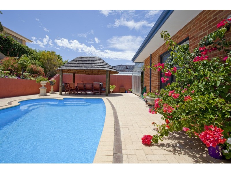 10 Southern Cross Circle, Ocean Reef WA 6027