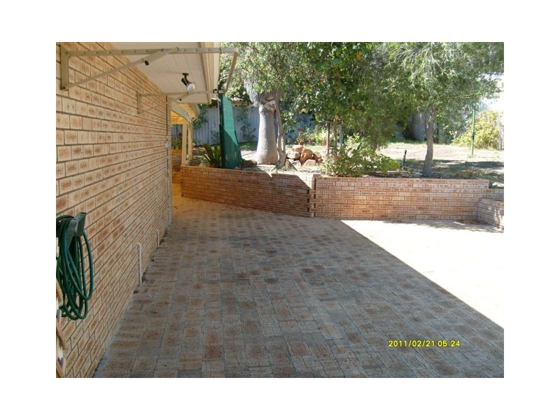 16 Leeway Drive, Ocean Reef WA 6027