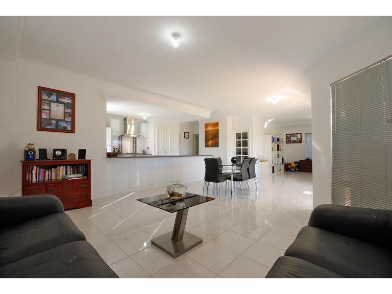 4 Clontarf Way, Butler WA 6036