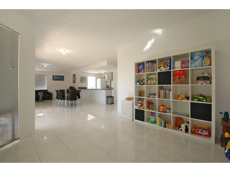 4 Clontarf Way, Butler WA 6036