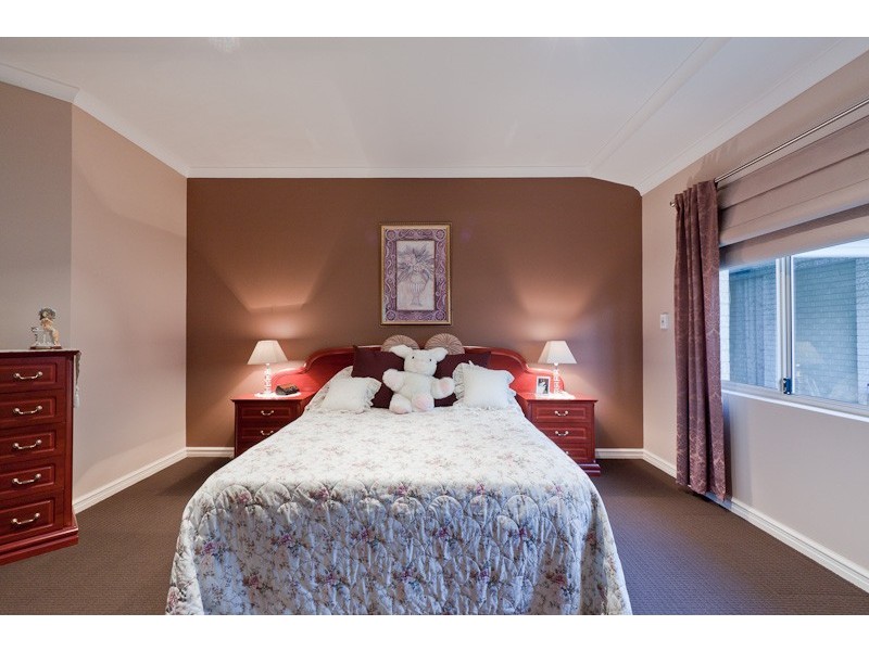 8 Watersun Gardens, Jindalee WA 6036