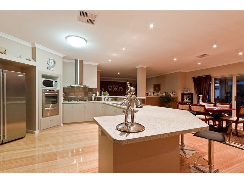 8 Watersun Gardens, Jindalee WA 6036