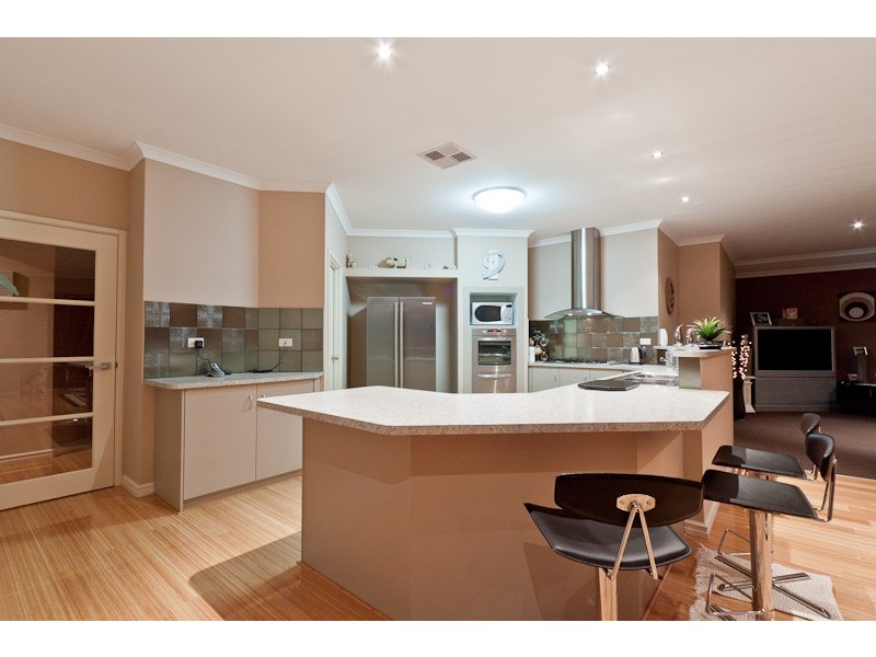 8 Watersun Gardens, Jindalee WA 6036