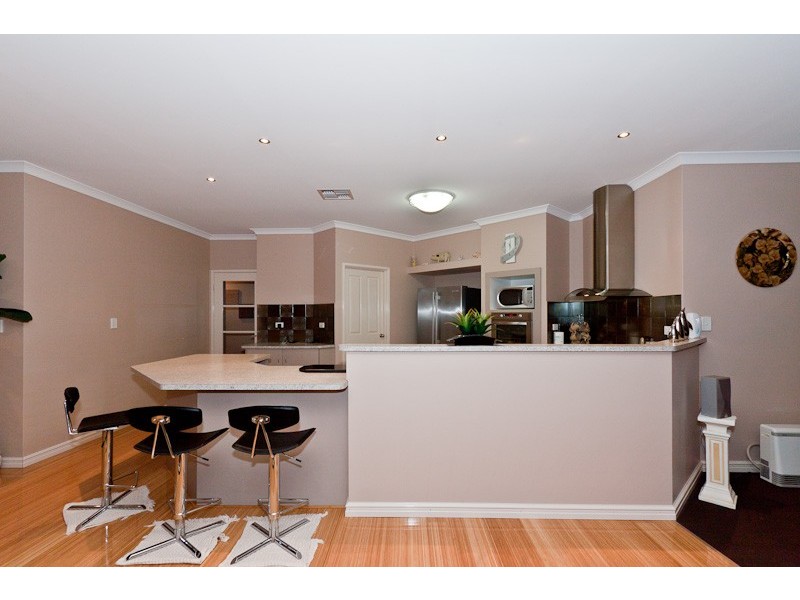 8 Watersun Gardens, Jindalee WA 6036