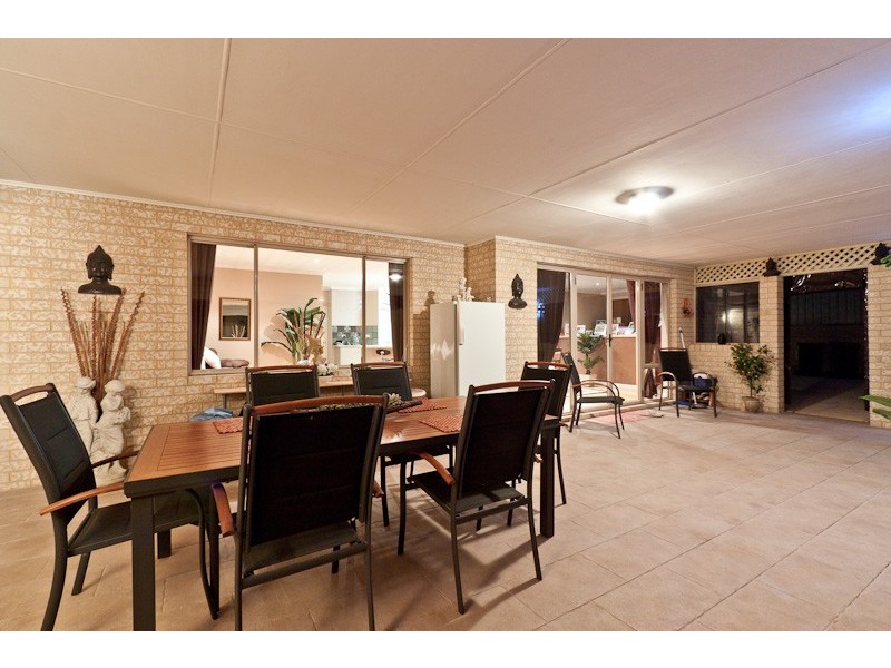 8 Watersun Gardens, Jindalee WA 6036