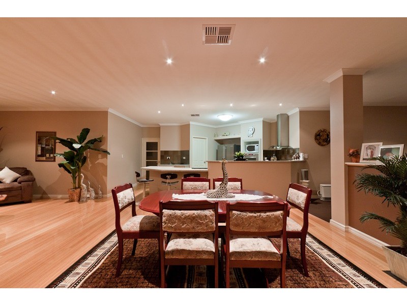 8 Watersun Gardens, Jindalee WA 6036