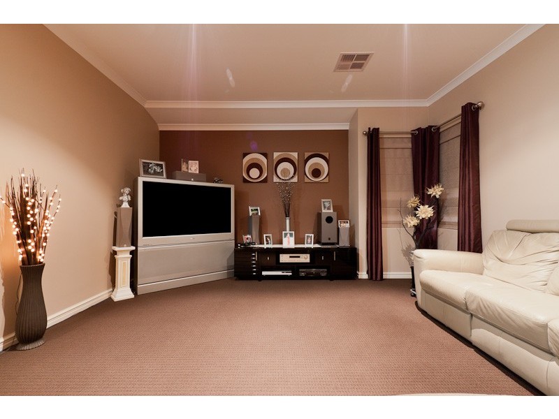 8 Watersun Gardens, Jindalee WA 6036