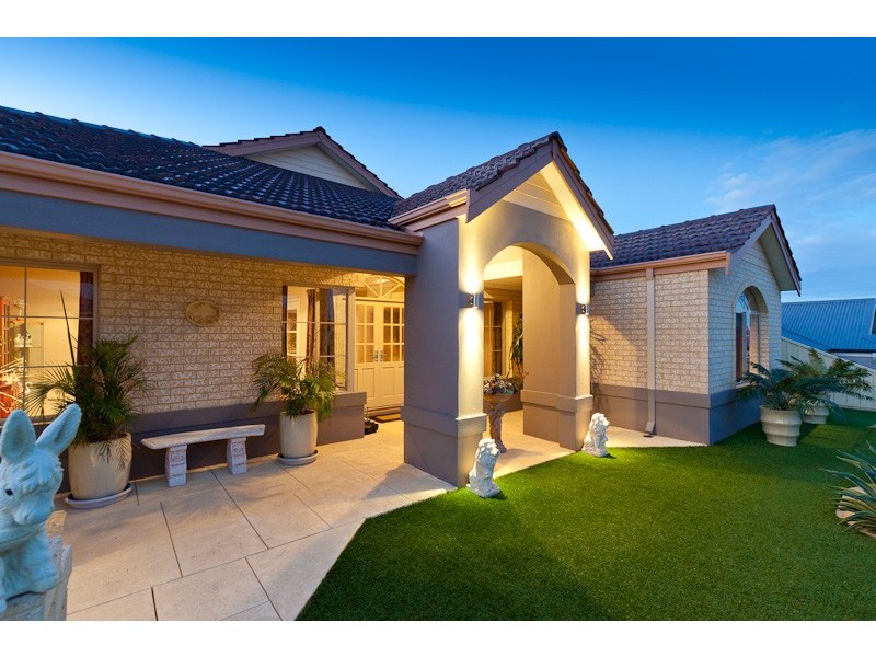 8 Watersun Gardens, Jindalee WA 6036
