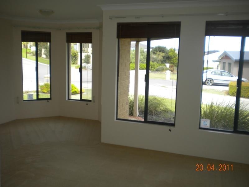 12 Crofton Cove, Mindarie WA 6030