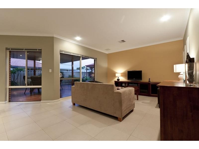 15 Barmouth Loop, Butler WA 6036