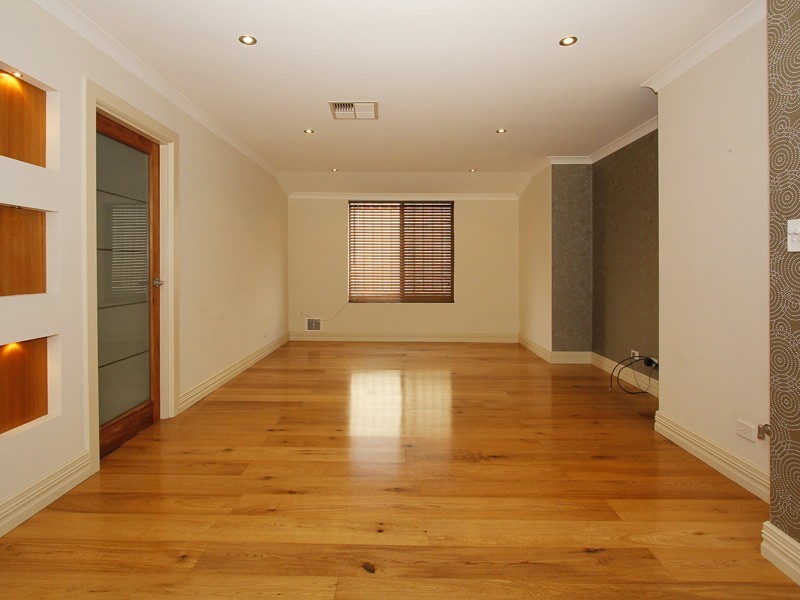 75 Clydebank Crescent, Kinross WA 6028