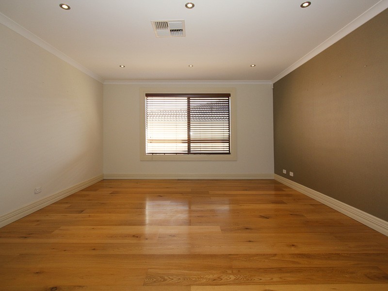 75 Clydebank Crescent, Kinross WA 6028