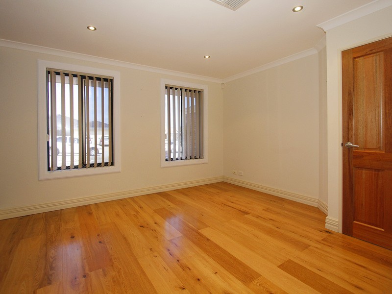 75 Clydebank Crescent, Kinross WA 6028