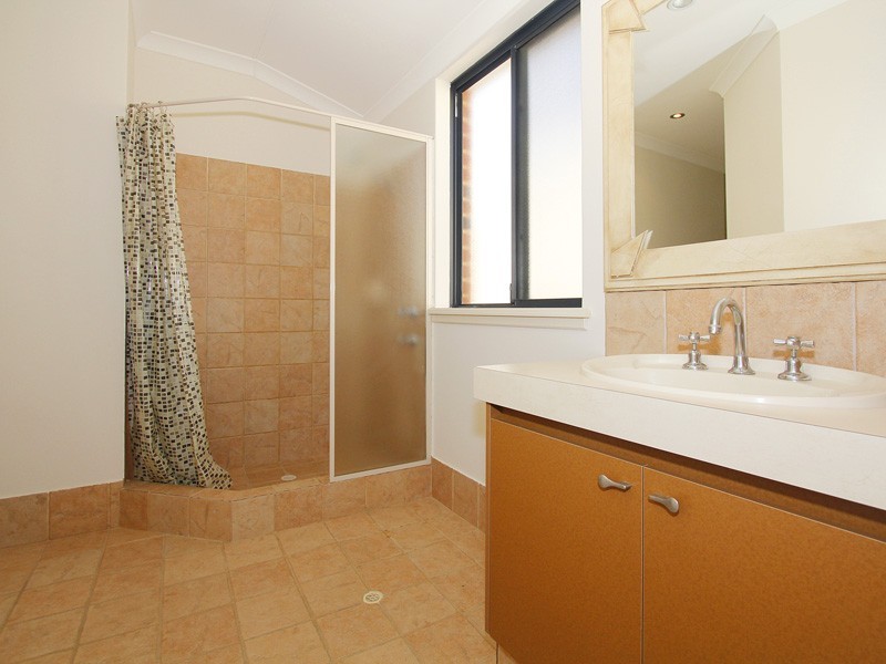 75 Clydebank Crescent, Kinross WA 6028