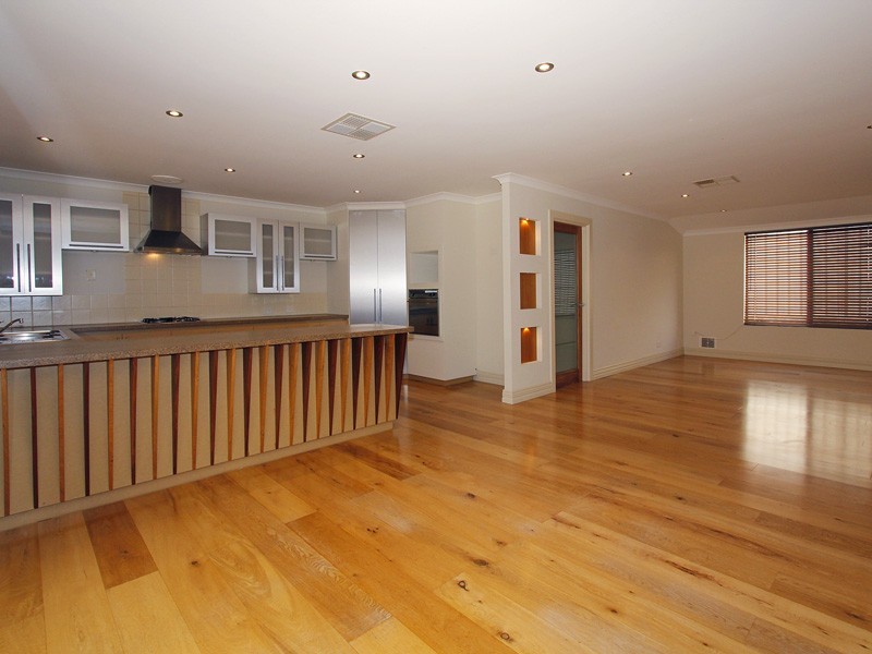 75 Clydebank Crescent, Kinross WA 6028