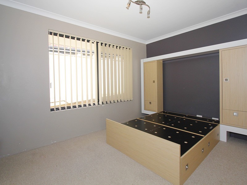 75 Clydebank Crescent, Kinross WA 6028