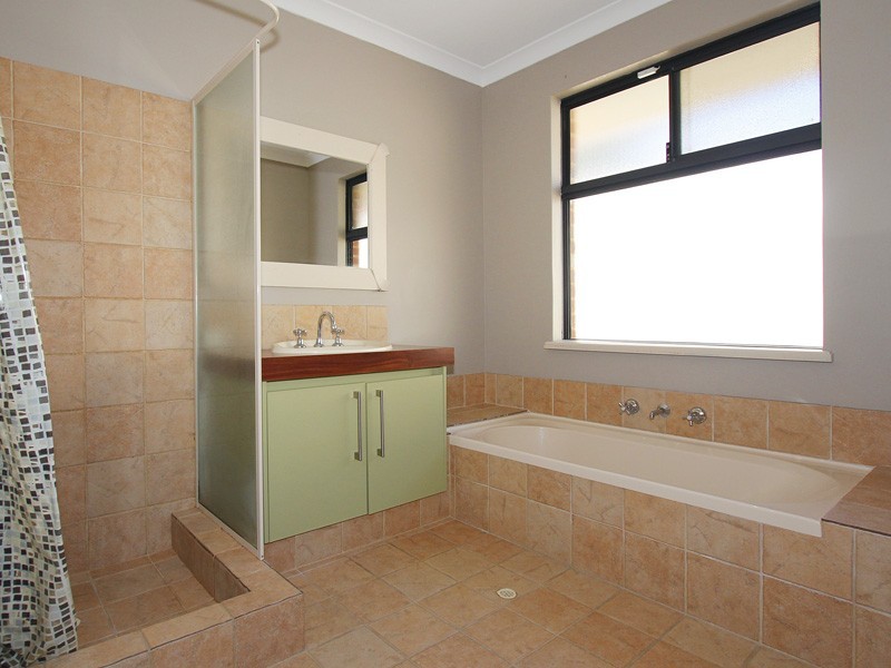 75 Clydebank Crescent, Kinross WA 6028