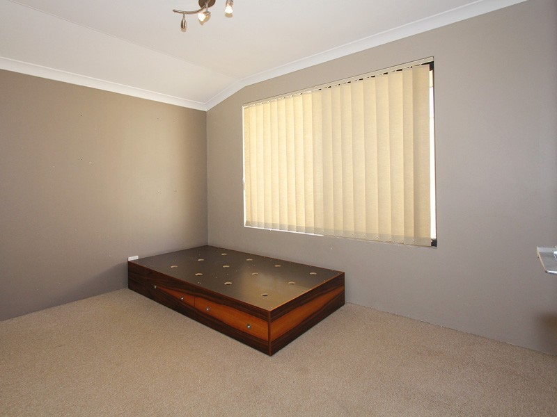 75 Clydebank Crescent, Kinross WA 6028