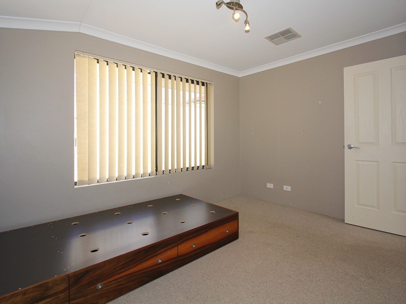 75 Clydebank Crescent, Kinross WA 6028