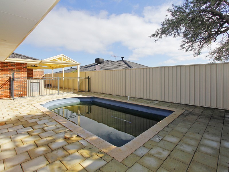 75 Clydebank Crescent, Kinross WA 6028