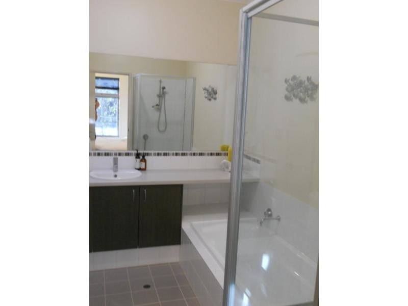 8B Bollach Green, Butler WA 6036