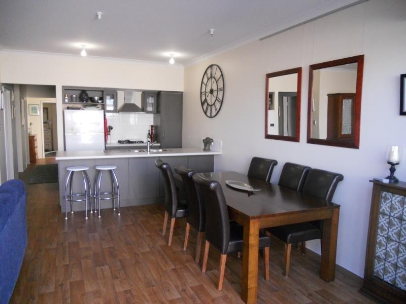 8B Bollach Green, Butler WA 6036