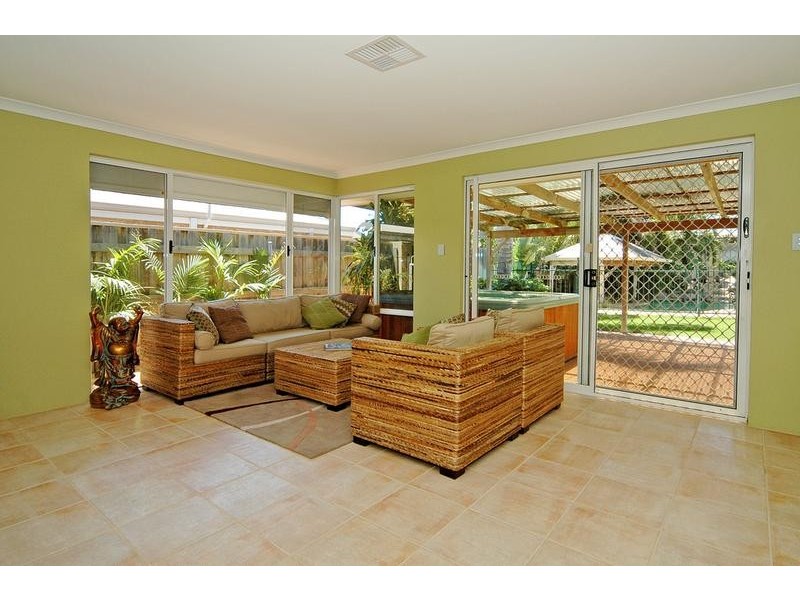 1 Thames Way, Mindarie WA 6030