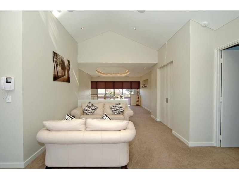 4 Paros Cove, Mindarie WA 6030