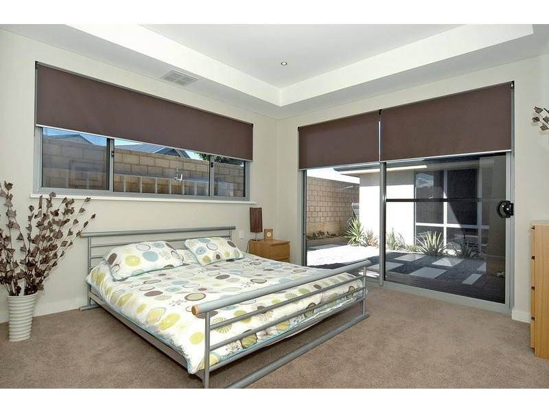 4 Paros Cove, Mindarie WA 6030